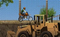 Jeu Moto sur terrain de construction